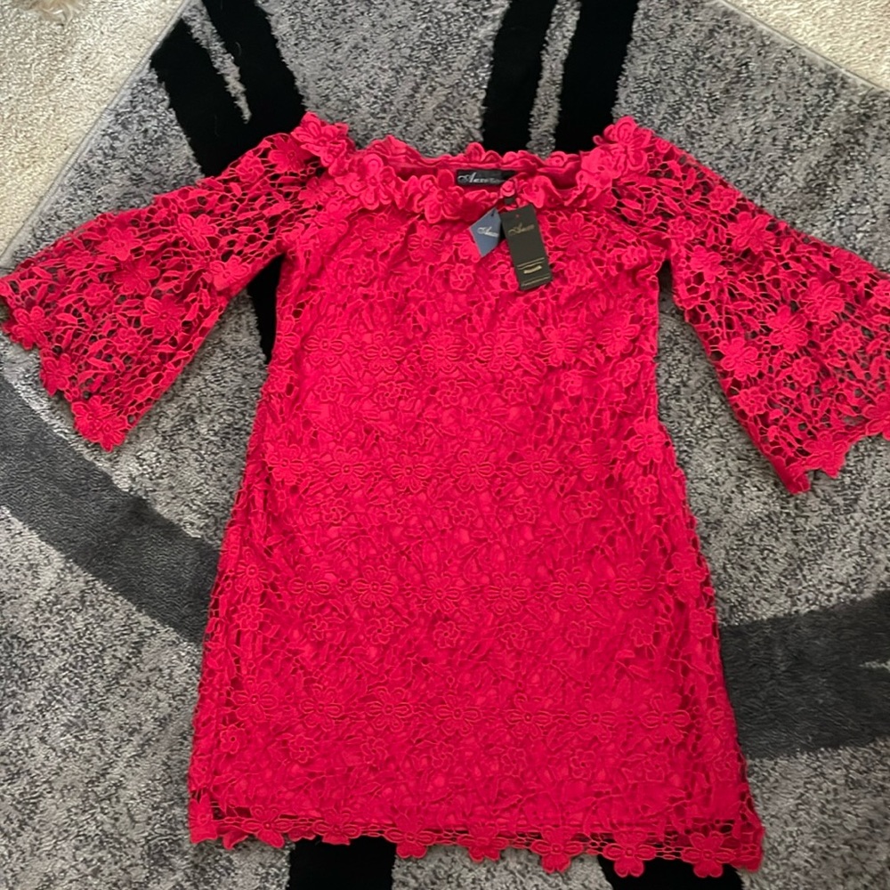Off shoulder mini, delicate lace cotton